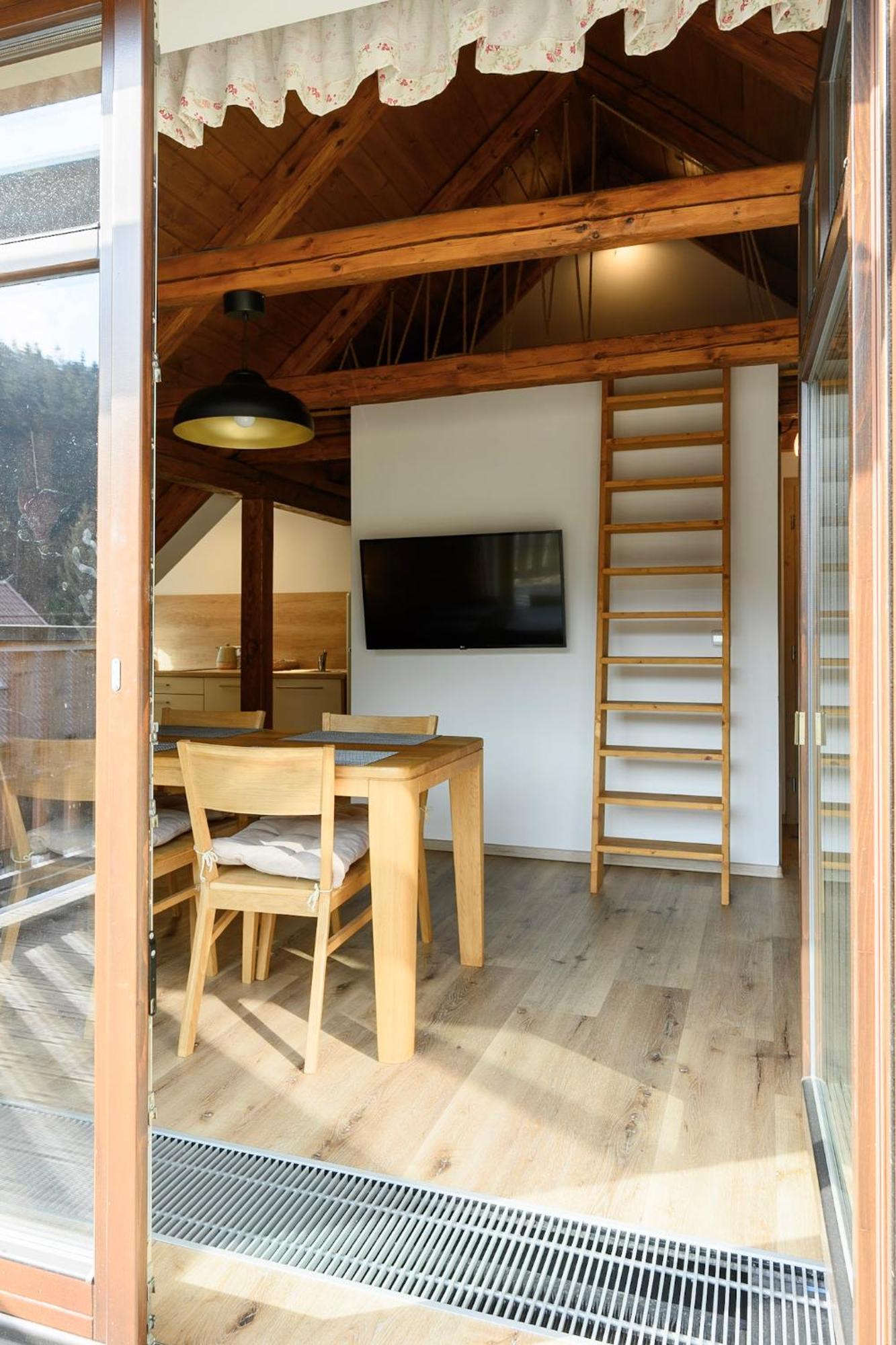Apartmány Mezivodí Kycera Esterno foto